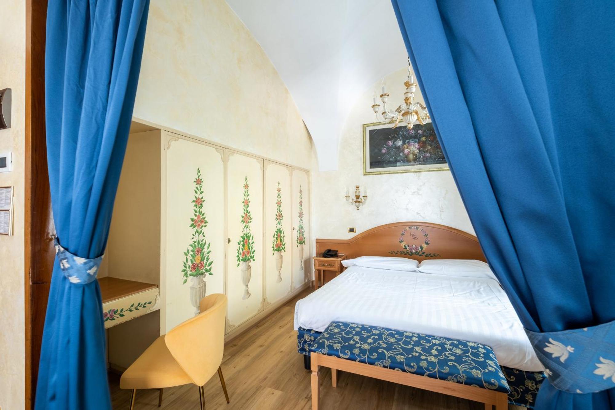 Hotel Santa Prisca Rome
