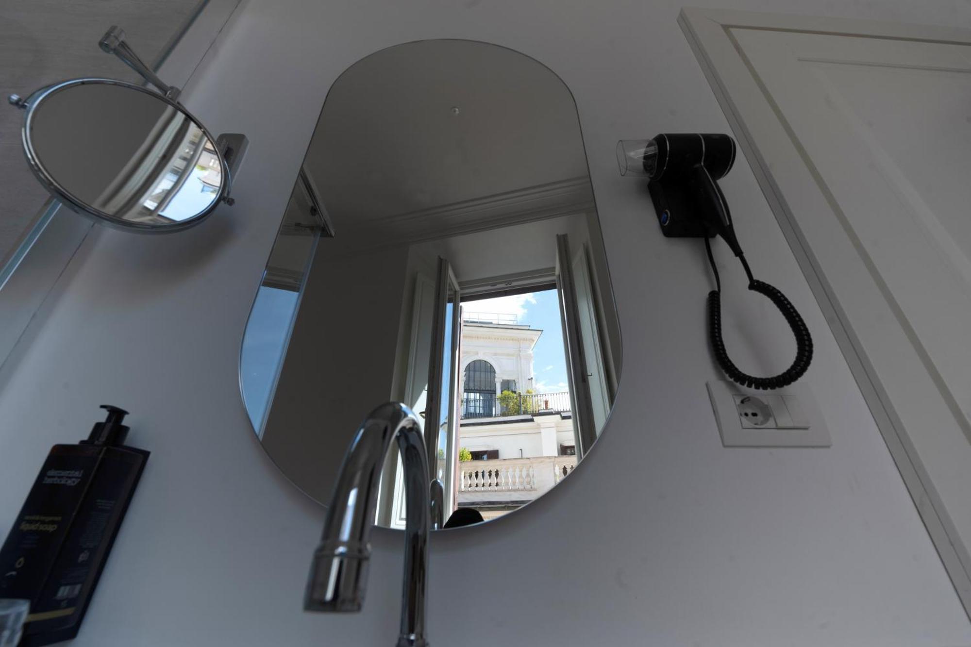 Agh Babuino Guest house