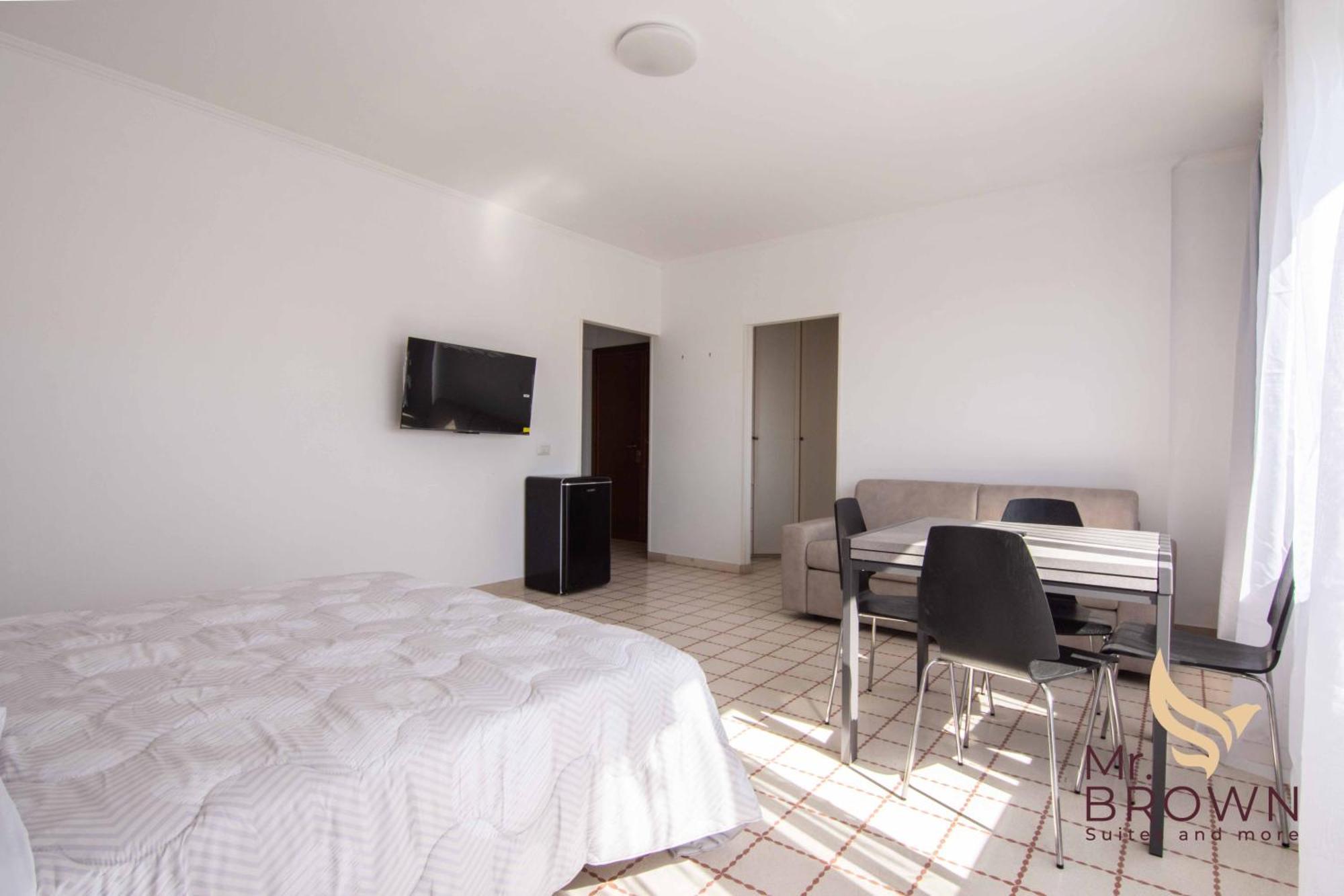 Mr Brown And Guest house 3*