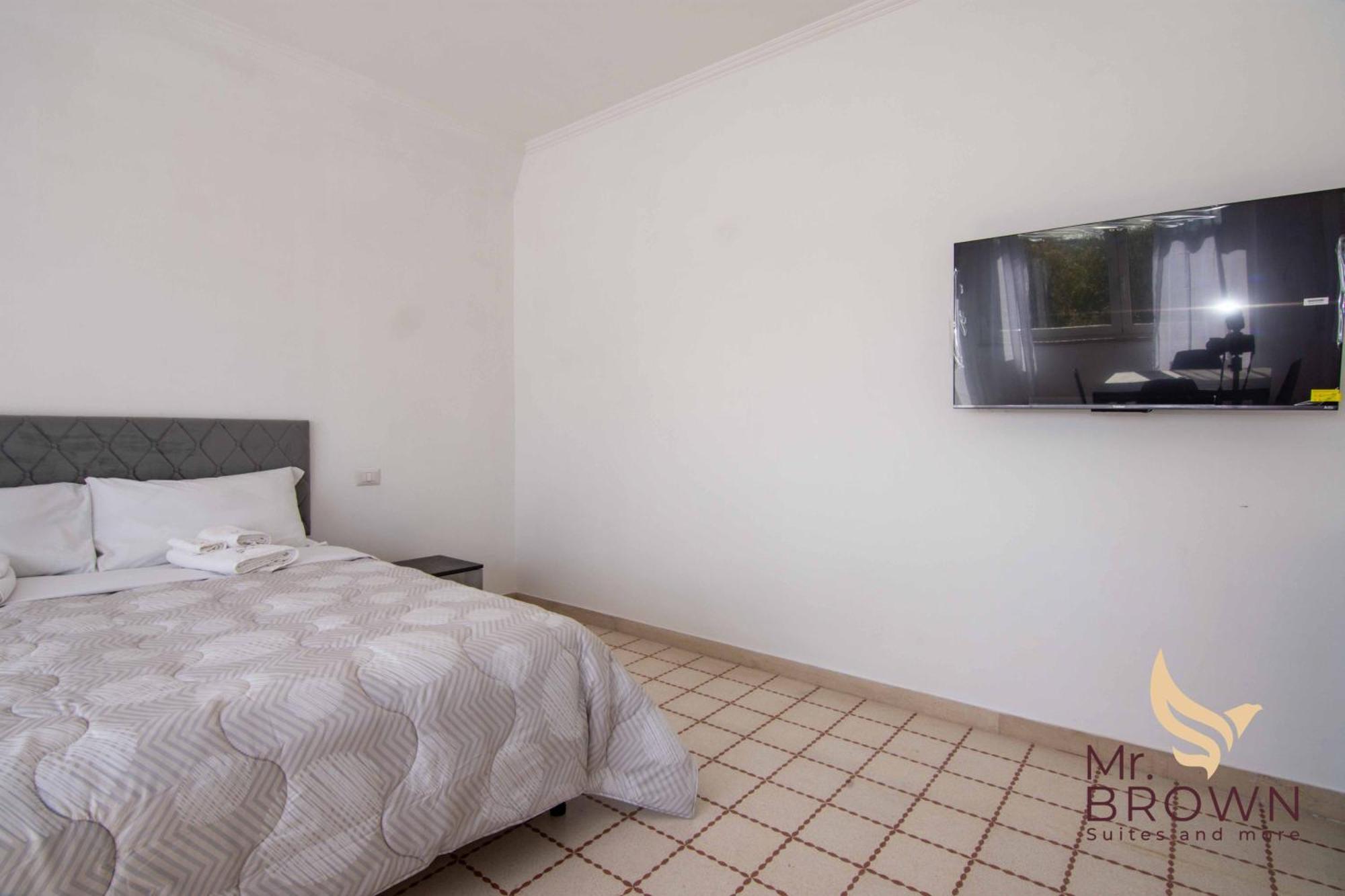 Guest house Mr Brown And 3*