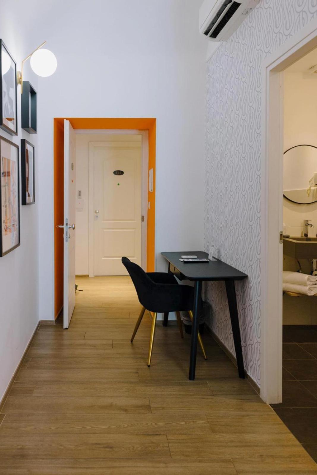 Guest house The B Place Cola Rome