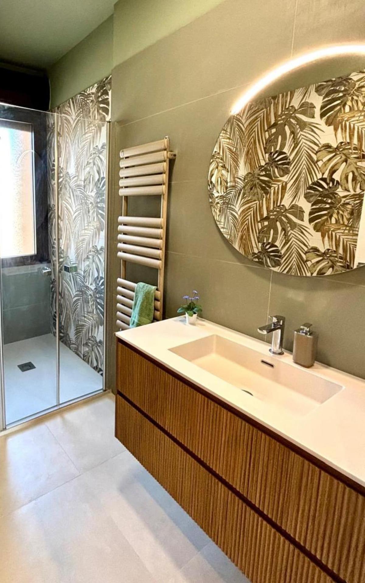Stylish Spacious 3-bedroom Apartment, Open-space Kitchen, 3 Balconies! Apartment *