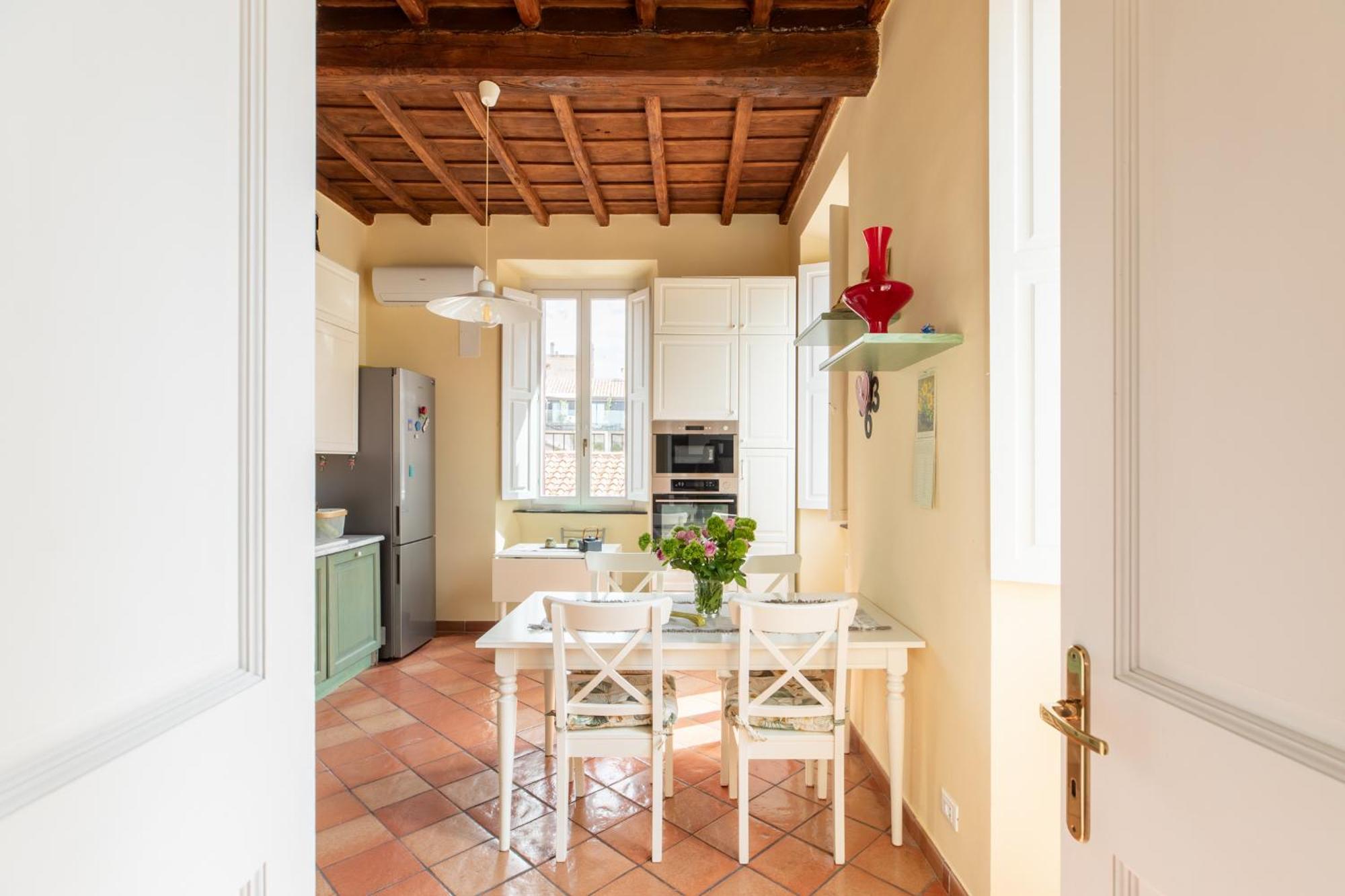 Iflat Trevi Charm, Elegant & Comfy Escape Apartment *