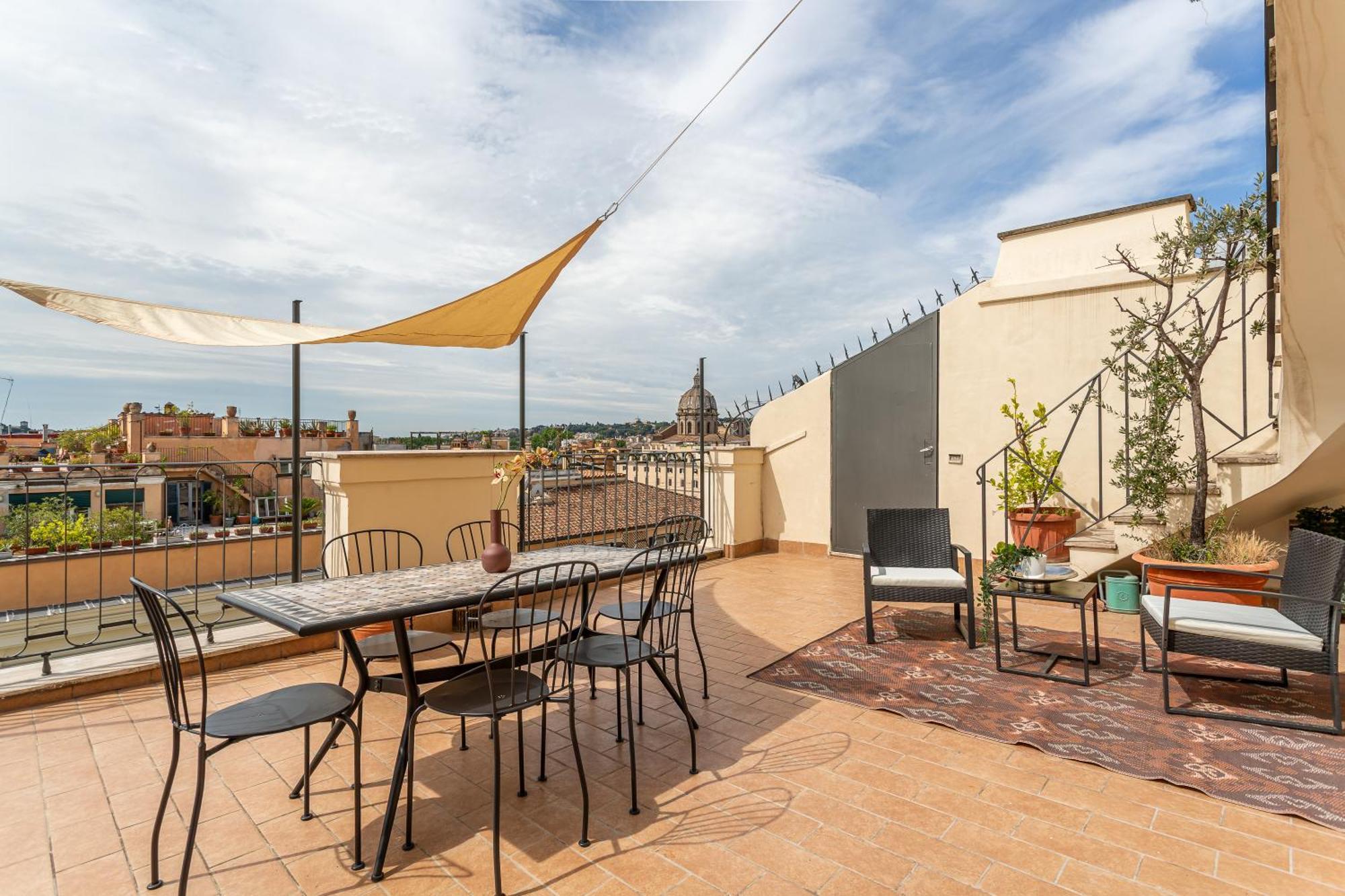Apartment Iflat Pantheon & La Dolce Skyline Penthouse