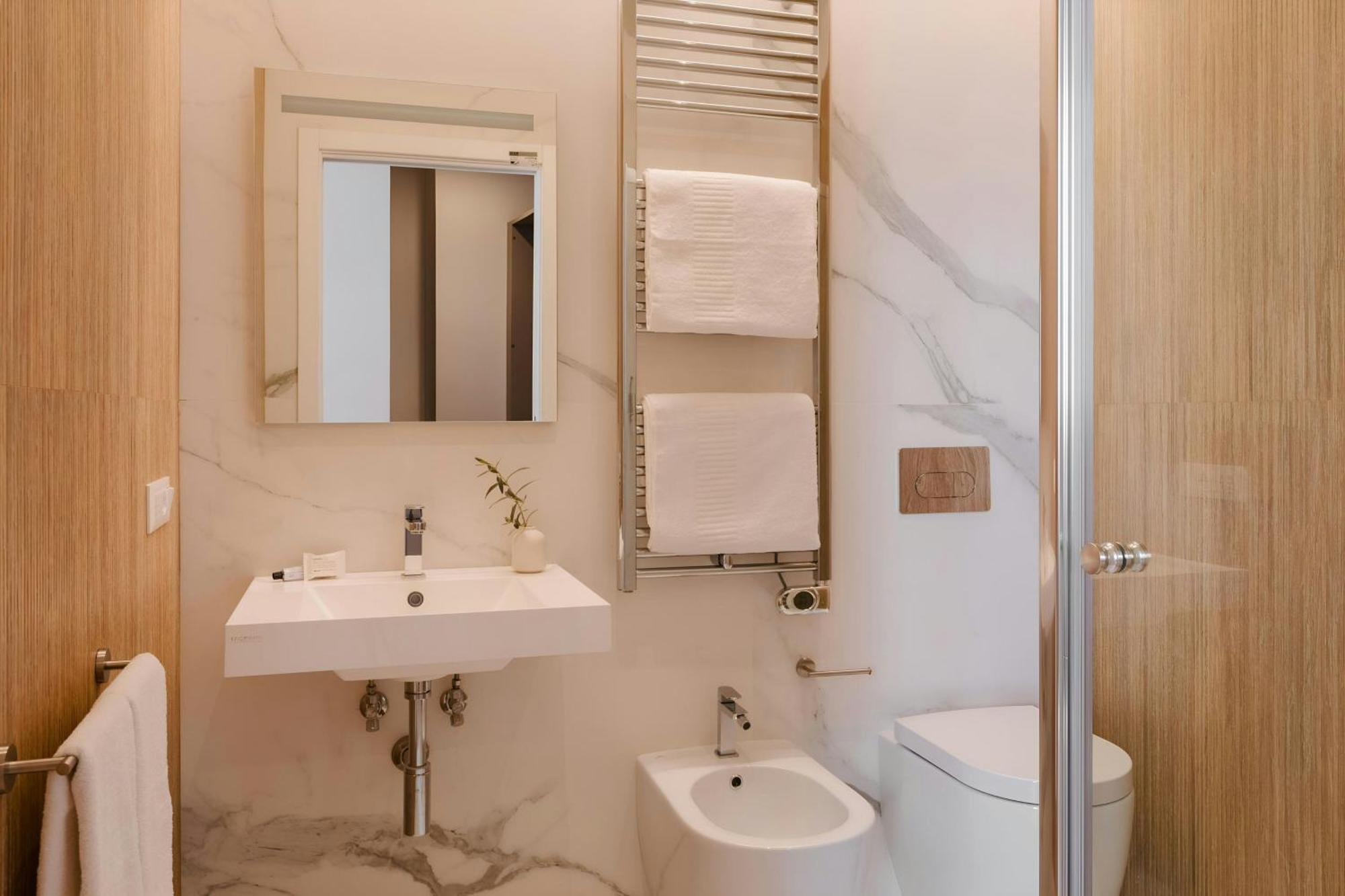 Sonder By Marriott Bonvoy Antinoo Apartments Piazza Del Parlamento Aparthotel *