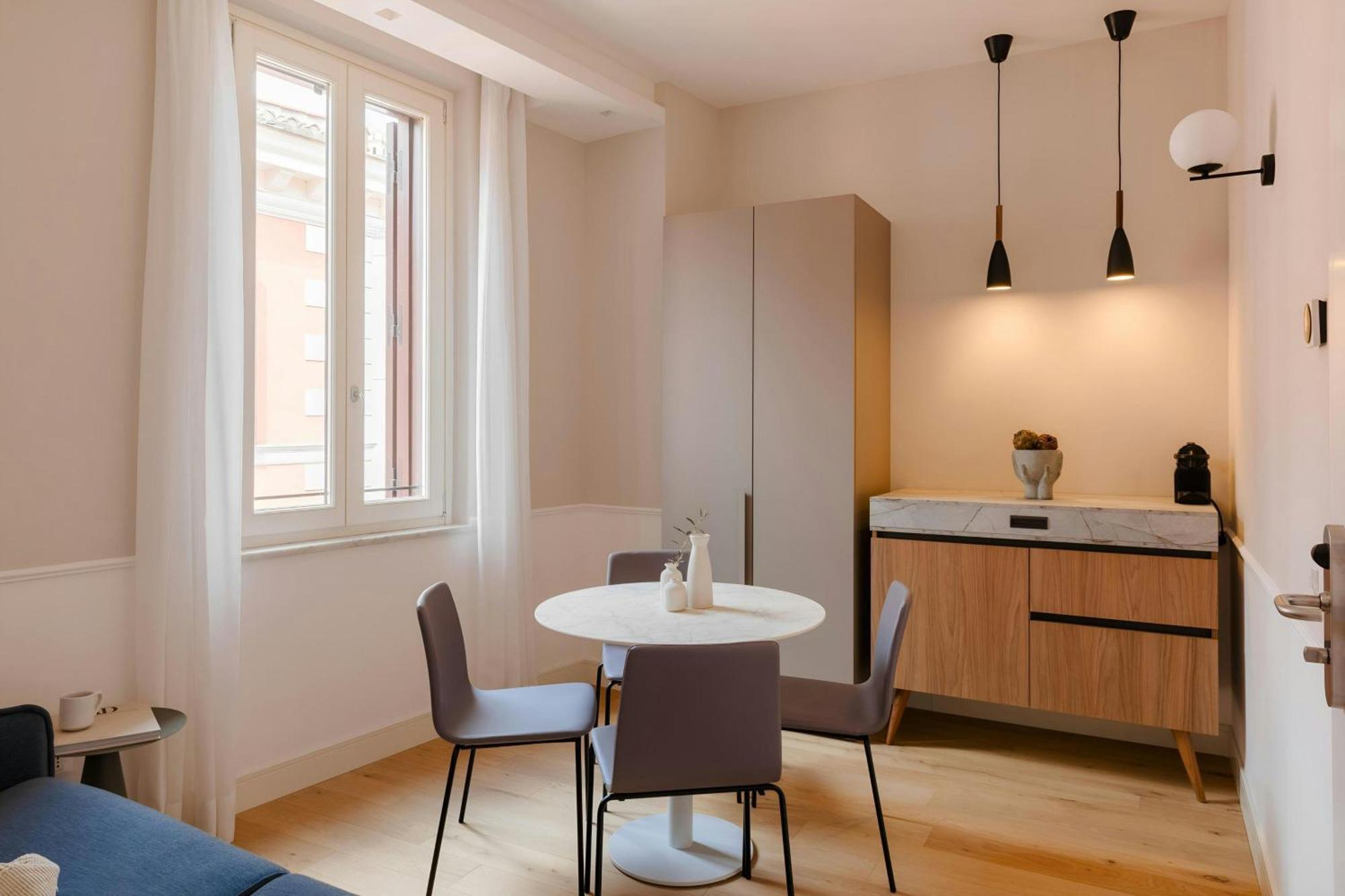 Sonder By Marriott Bonvoy Antinoo Apartments Piazza Del Parlamento Aparthotel *