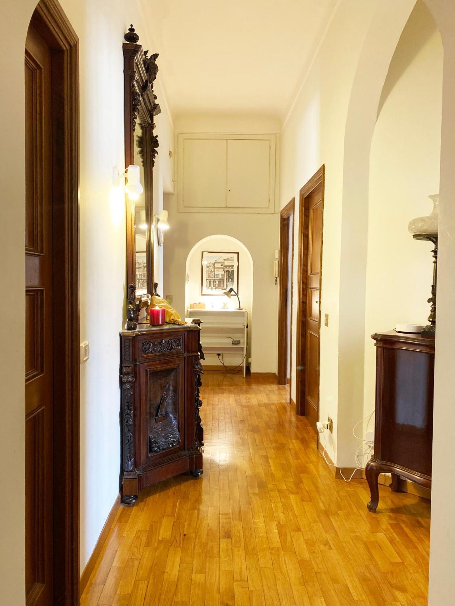 Vintage 30s Prati Apartment *