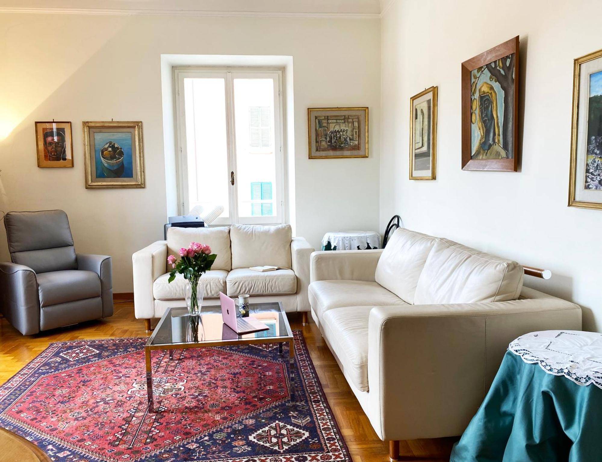 Vintage 30s Prati Apartment