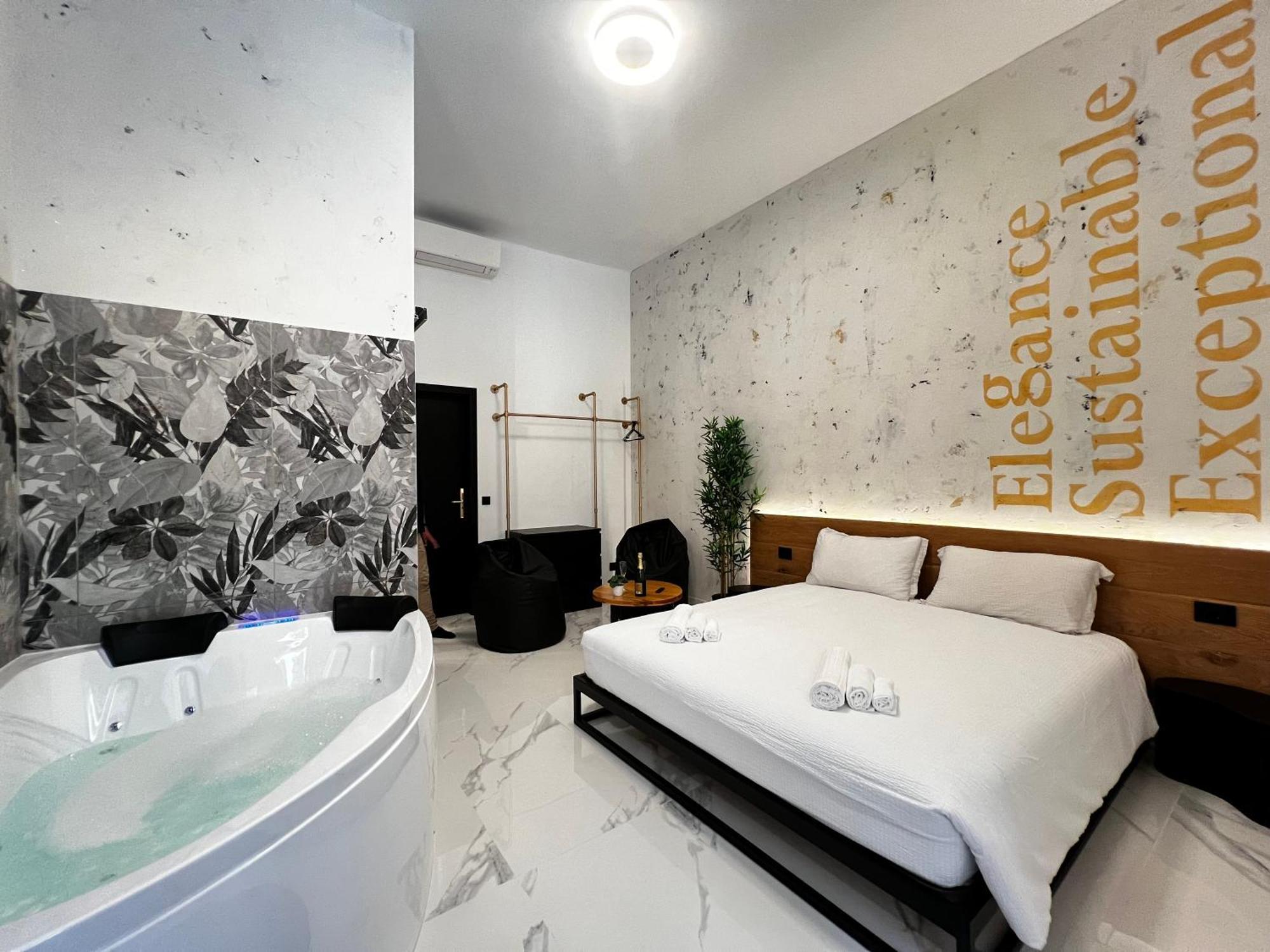 Ese Luxury - Elegant Jacuzzi Suite, Quiet&central