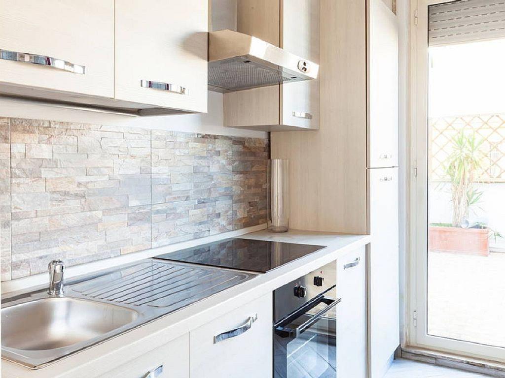 Rome Apartment With Terrace Autonomous
