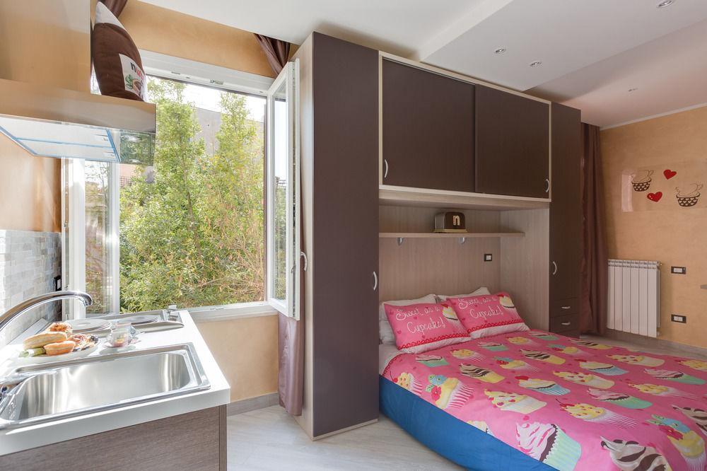 Hotel First Suites 3*