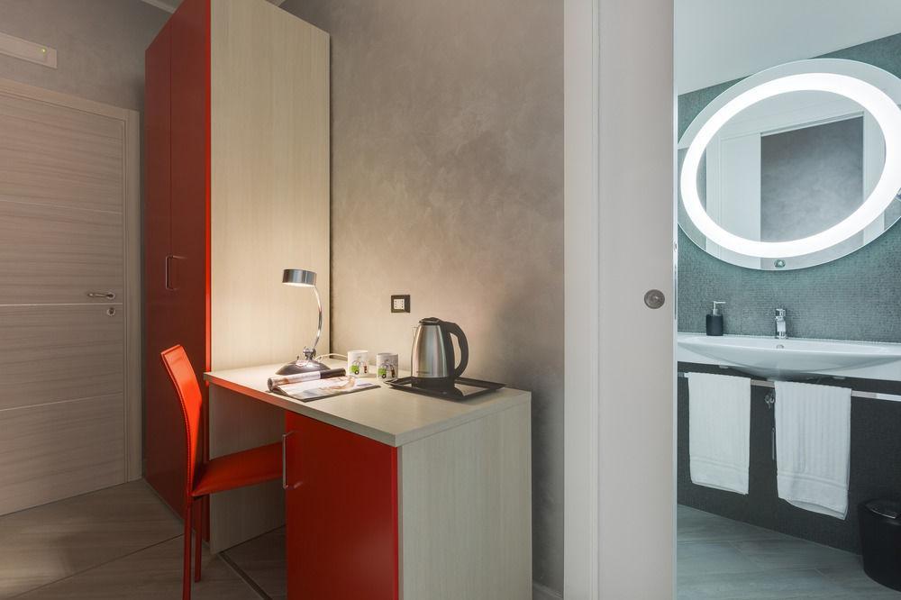Hotel First Suites