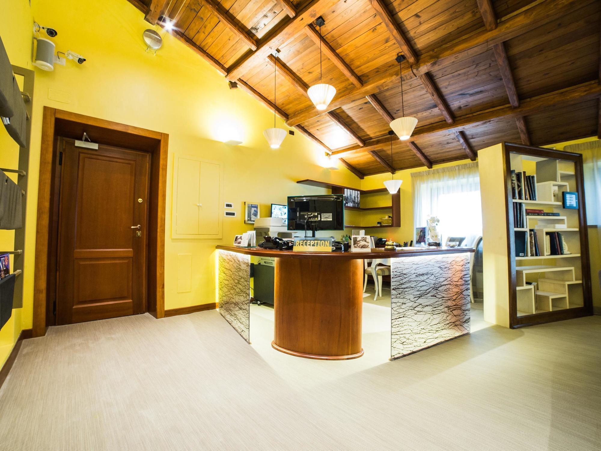 Cola Di Rienzo Luxury Penthouse Hotel 2*