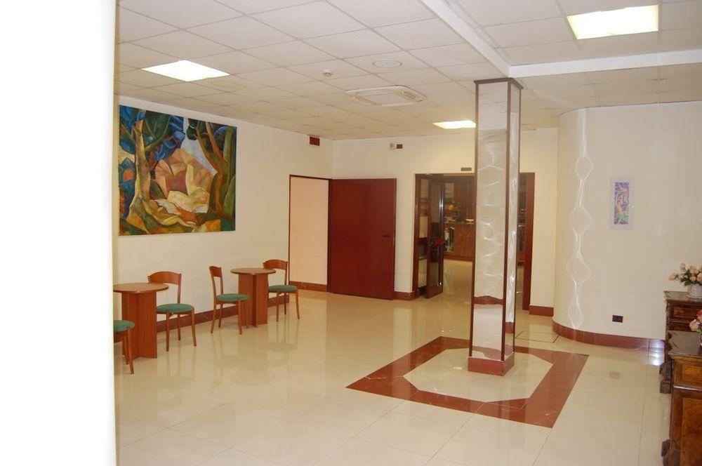 Laurence Hotel