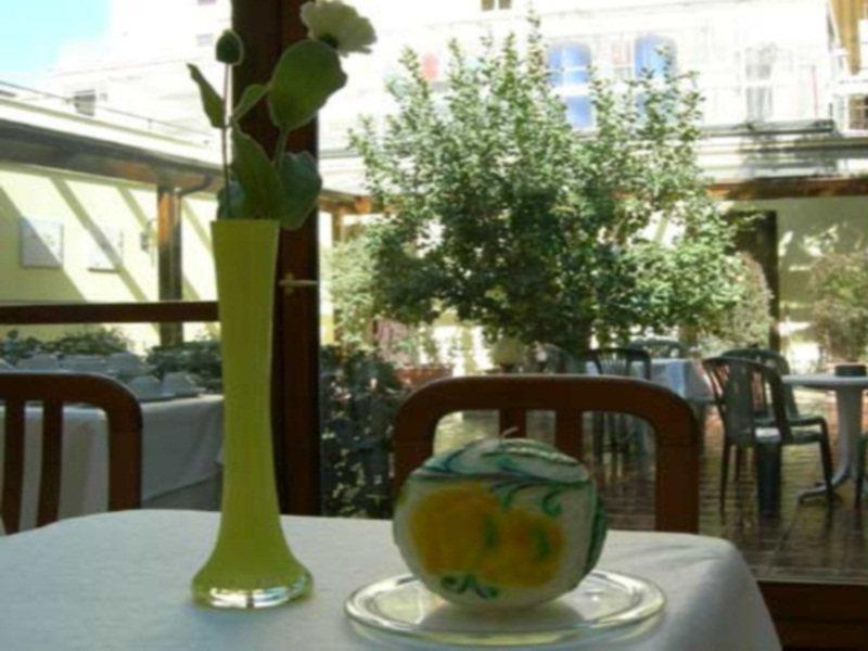 Select Garden