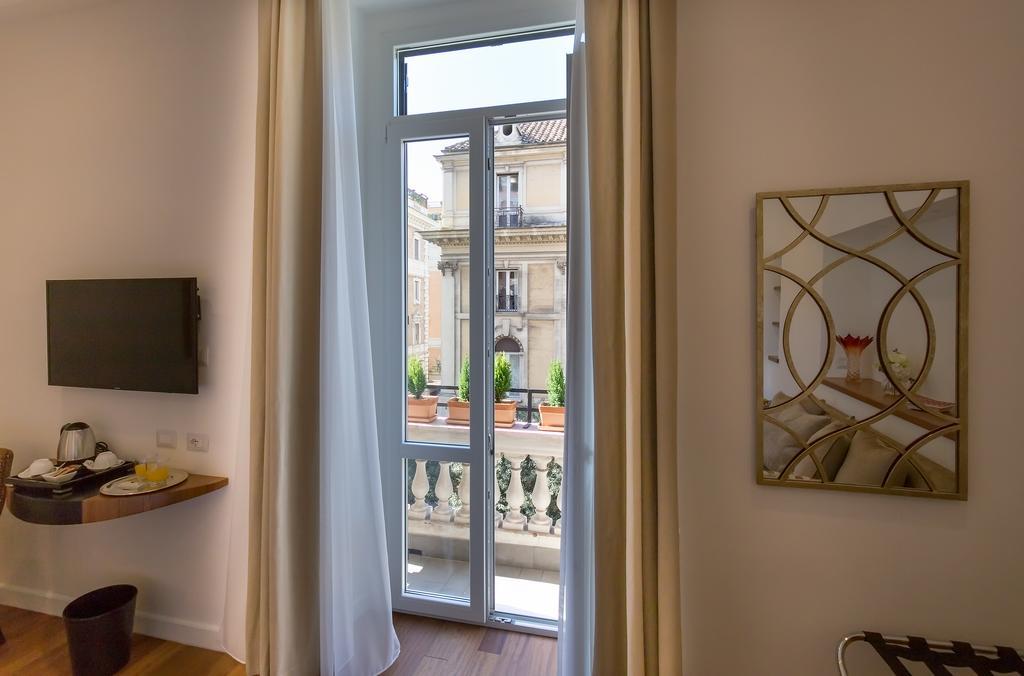 900 Piazza Del Popolo