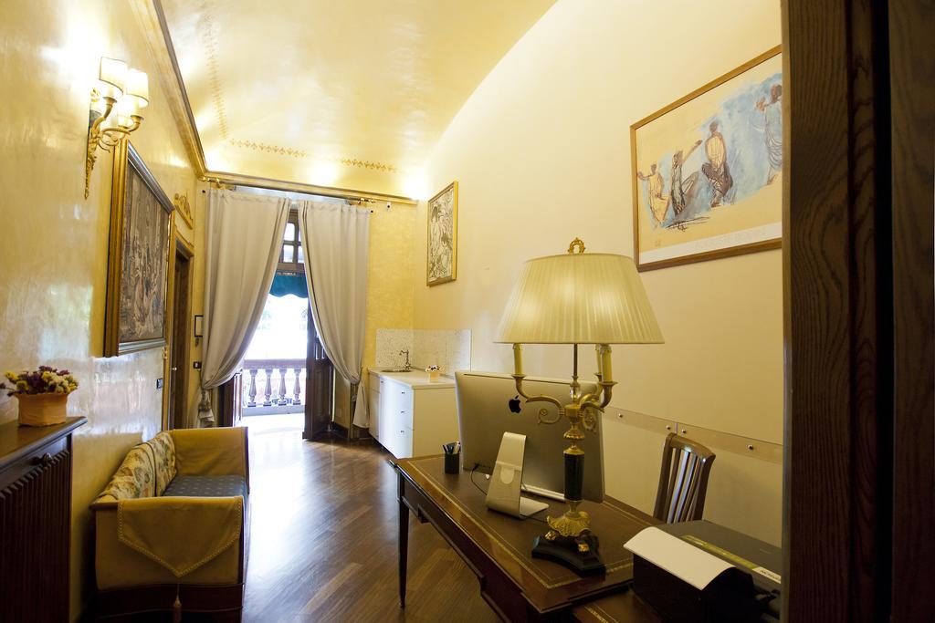 Vatican Vacanze Romane * Rome