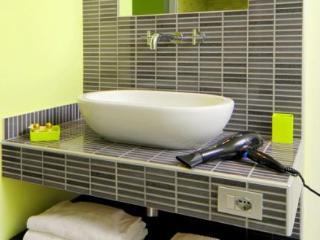 Moai Bed & Breakfast Rome