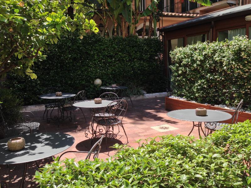 Hotel Select Garden 3*