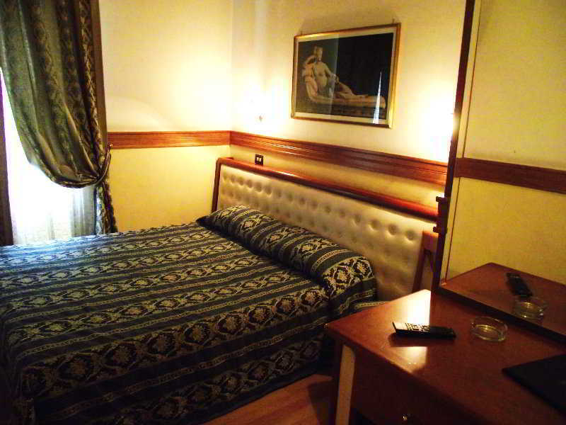 Hotel Il Piccolo Di Piazza Di Spagna 3*