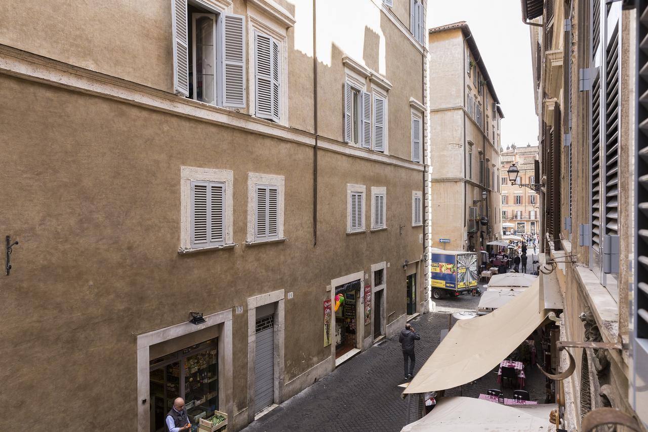 Navona Square