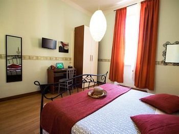 Sweet Life Guesthouse 3*
