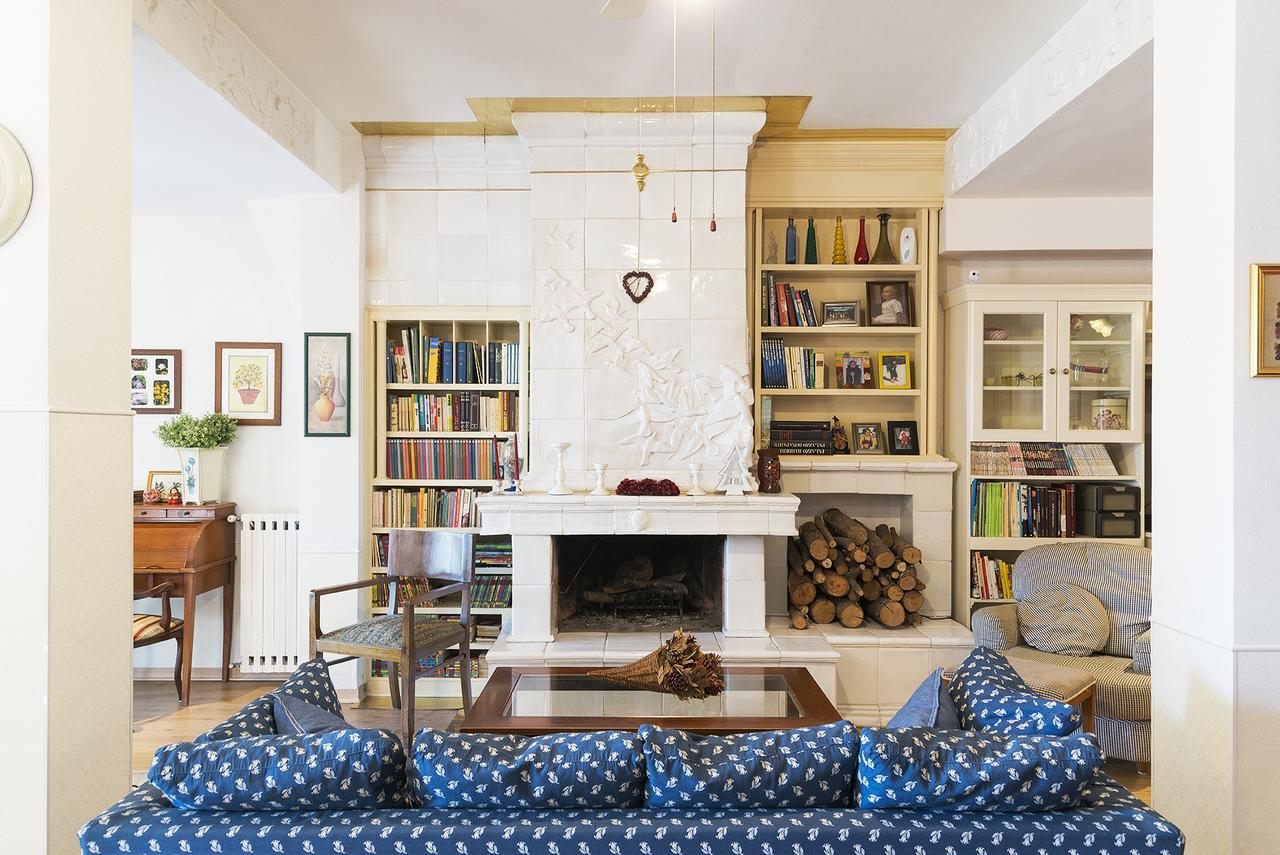Casale Dell'insugherata Bed & Breakfast 2*