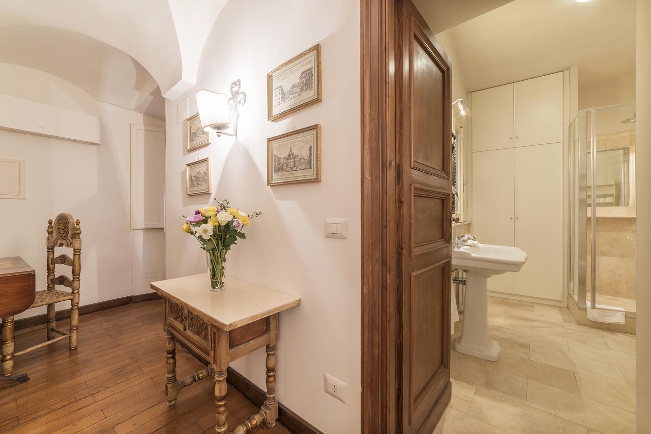 Navona Art Apartment