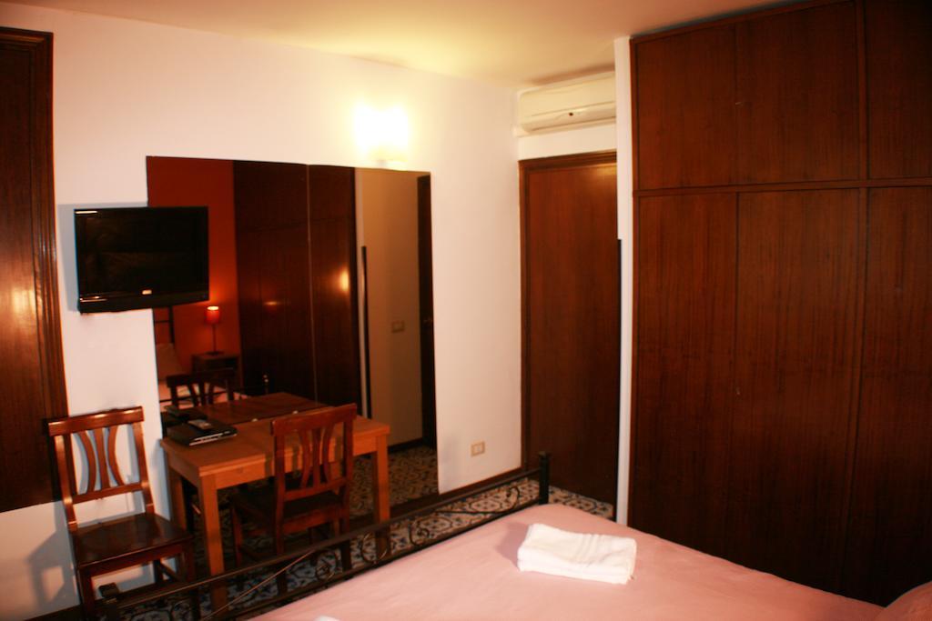 Macao 2* Rome