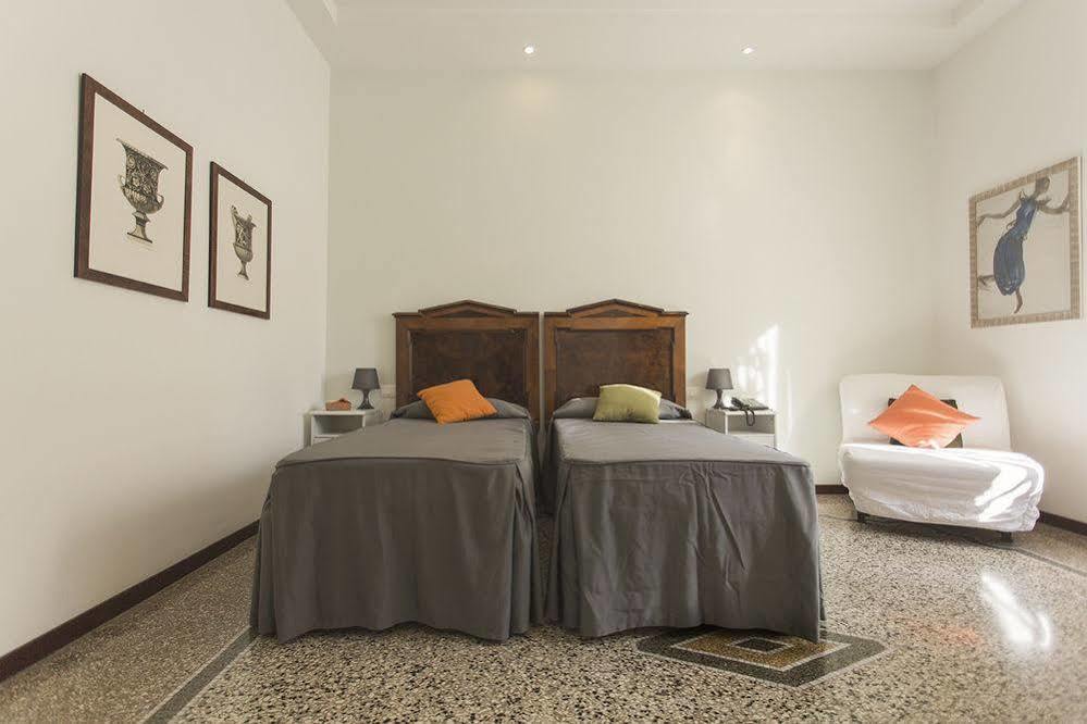 Maison Colosseo Guest house 3*