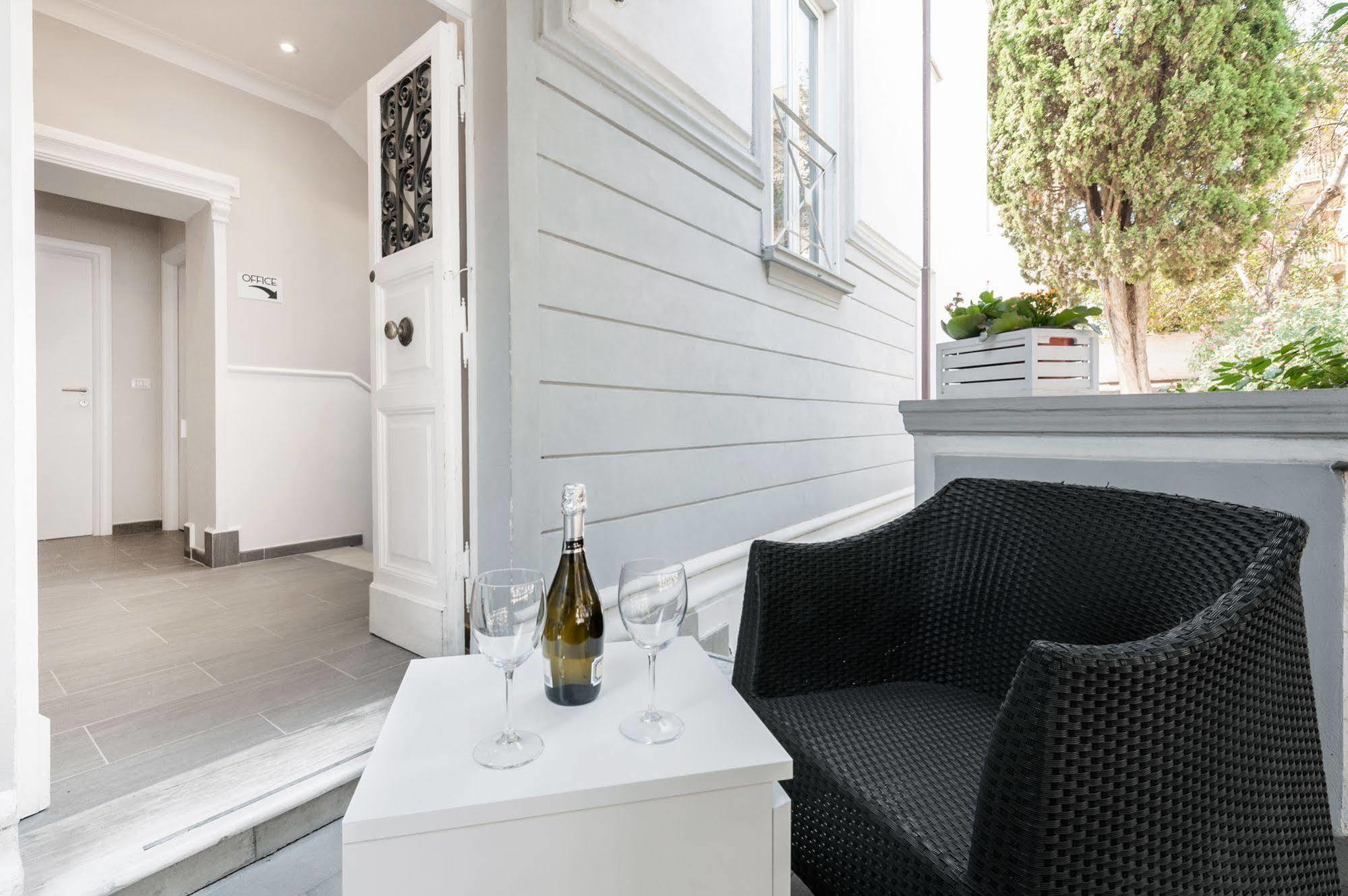Residenza Maxima Aparthotel 3*