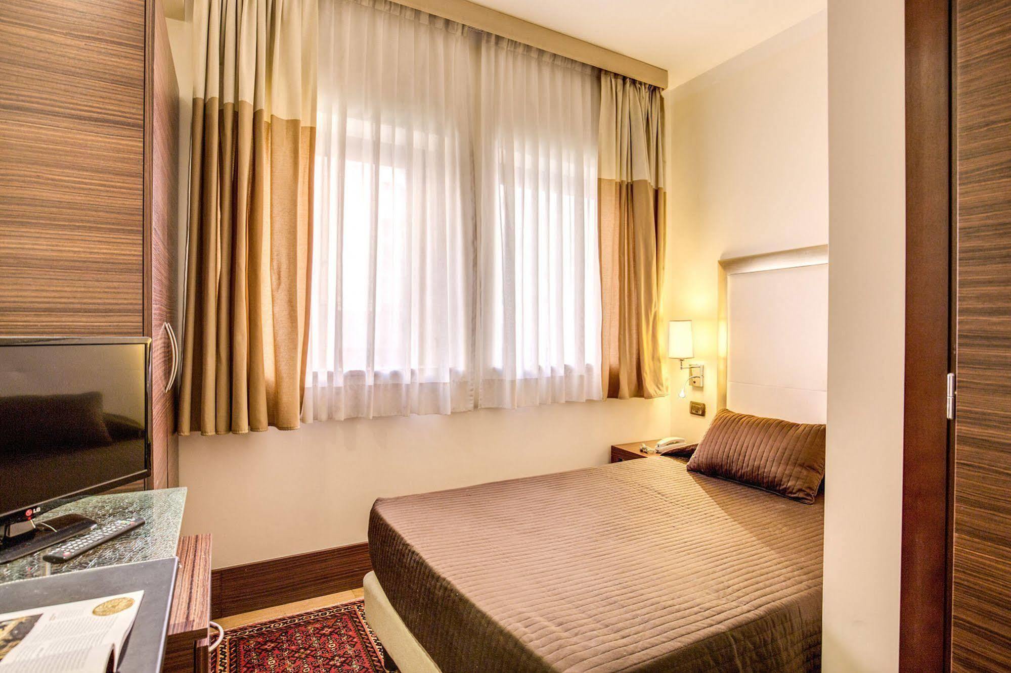 Hotel The