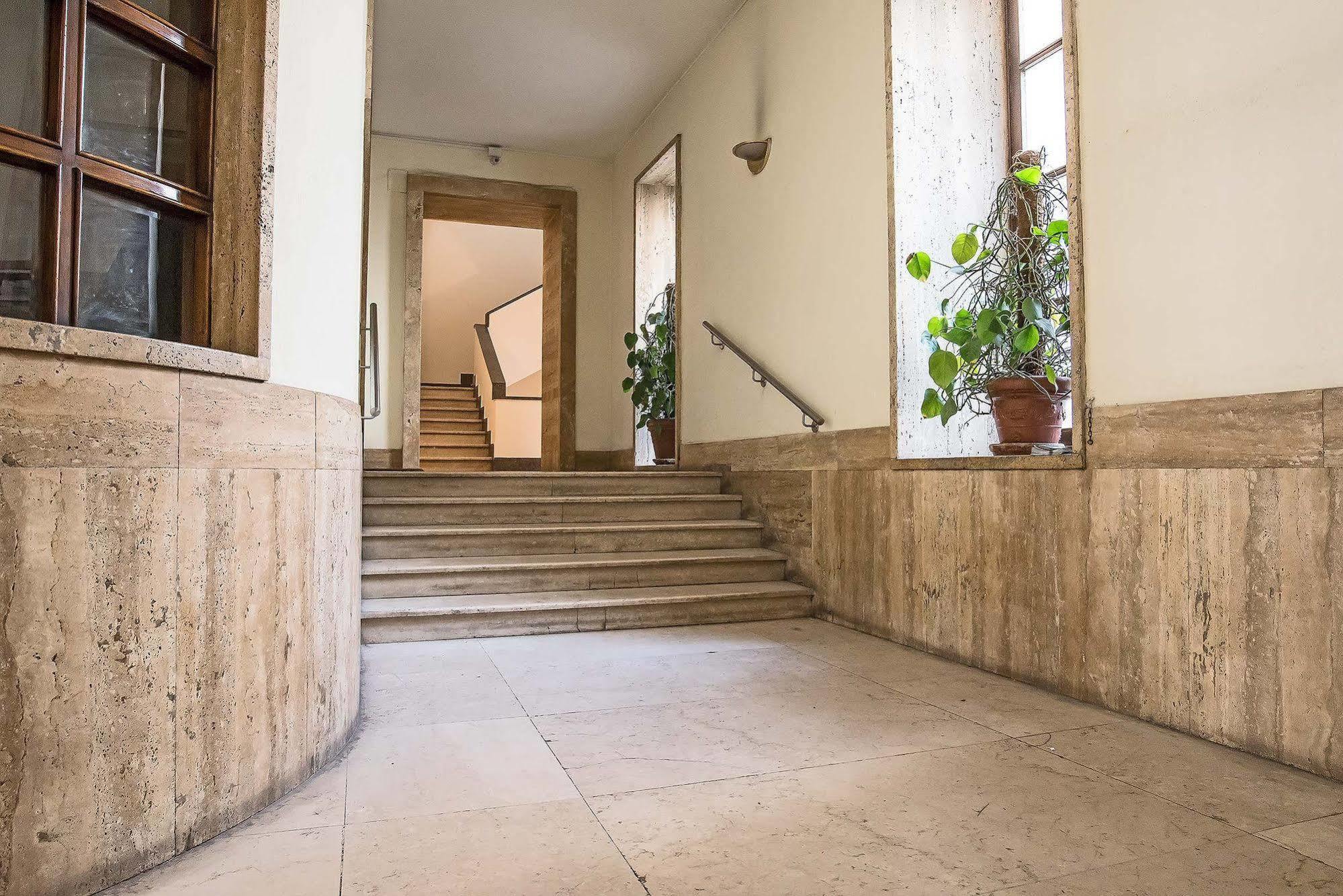 Guest house 94rooms Vatican - Vigliena Rome