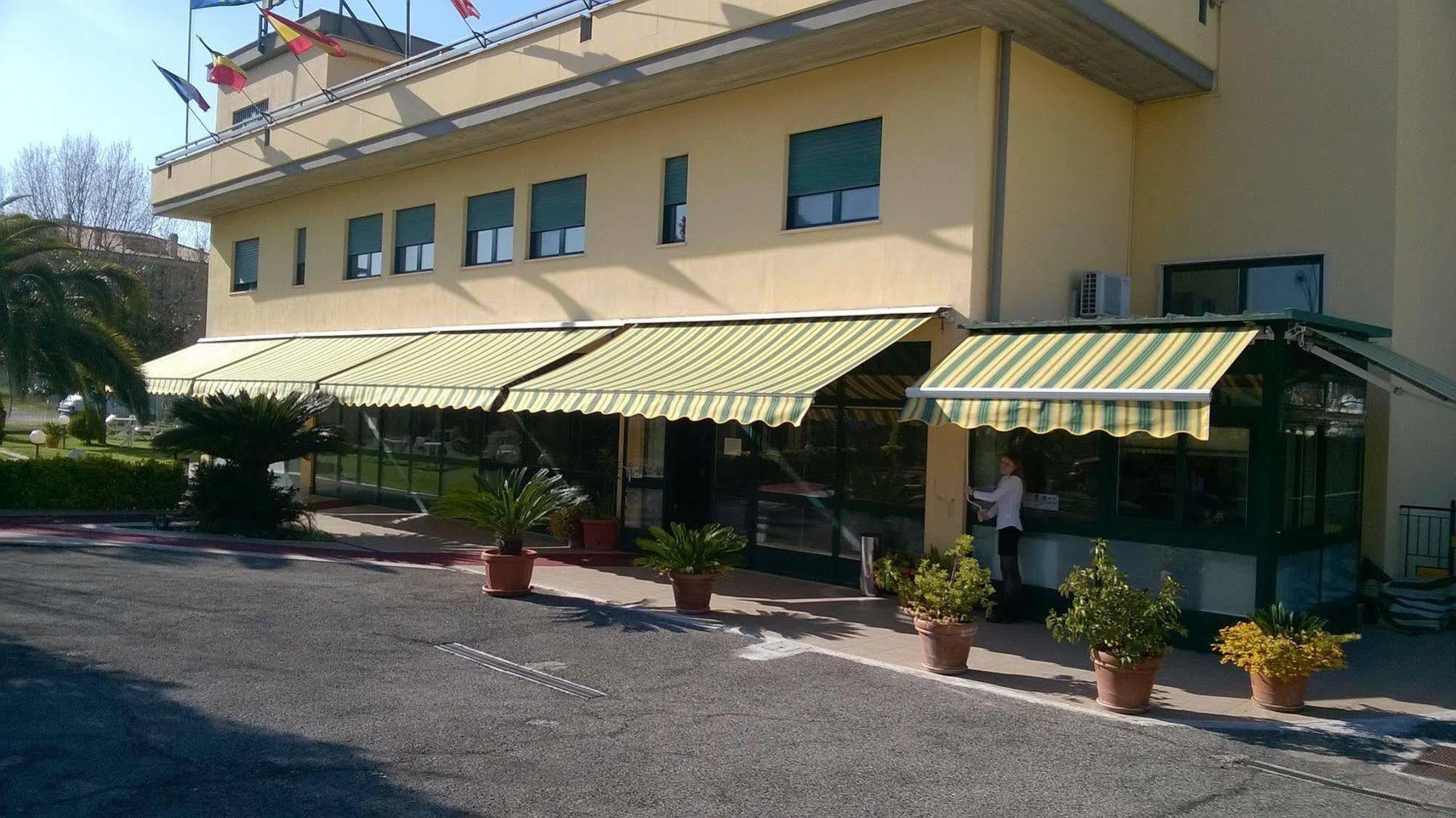 Laurence Hotel