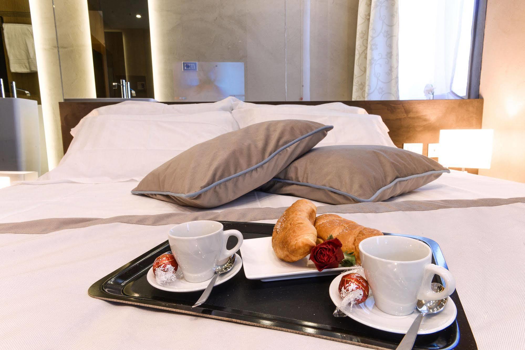 Guest house Sun Luxury Pantheon 3*