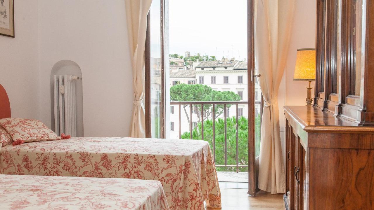 In Ancient View Apartment *