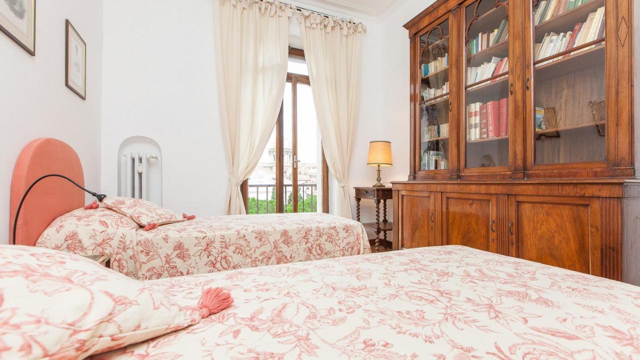Apartment In Ancient View Rome