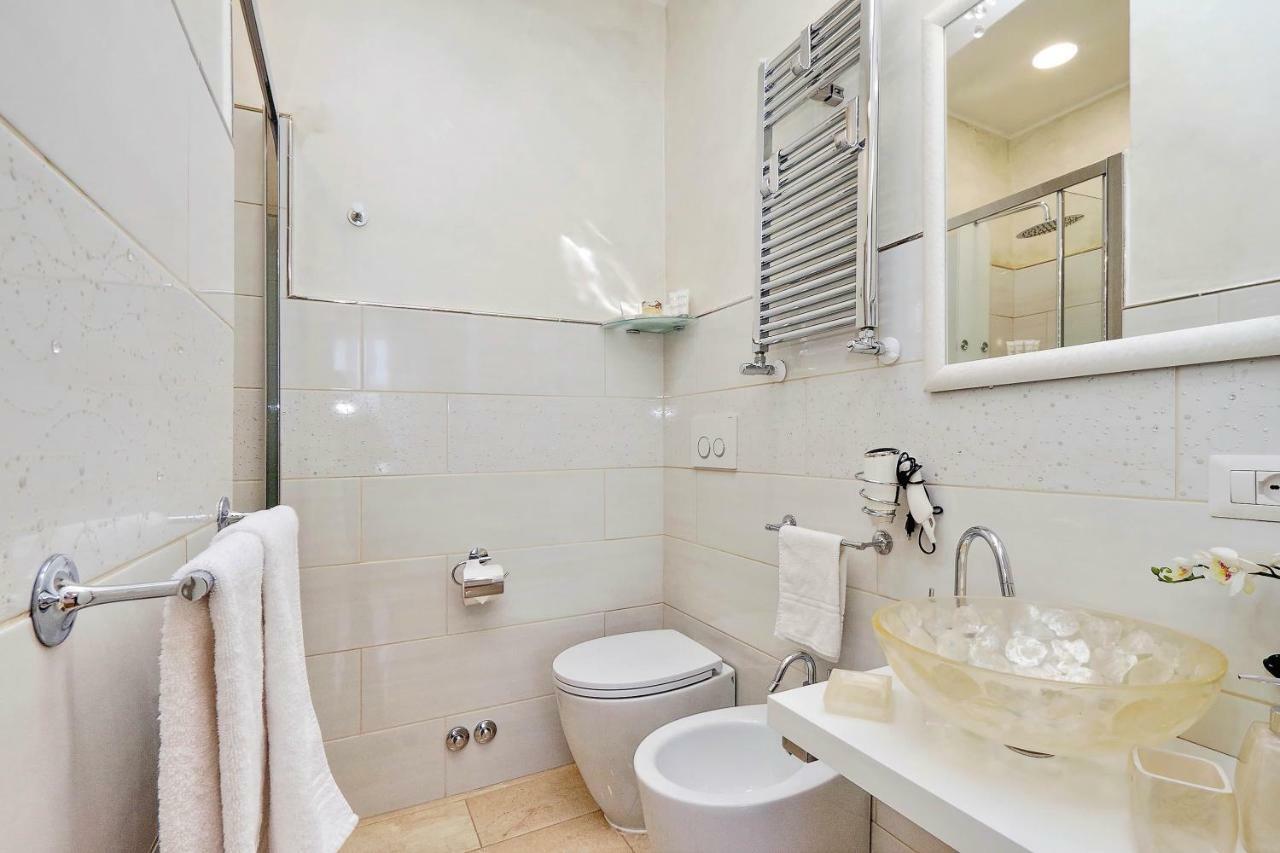 Luxury 2* Rome