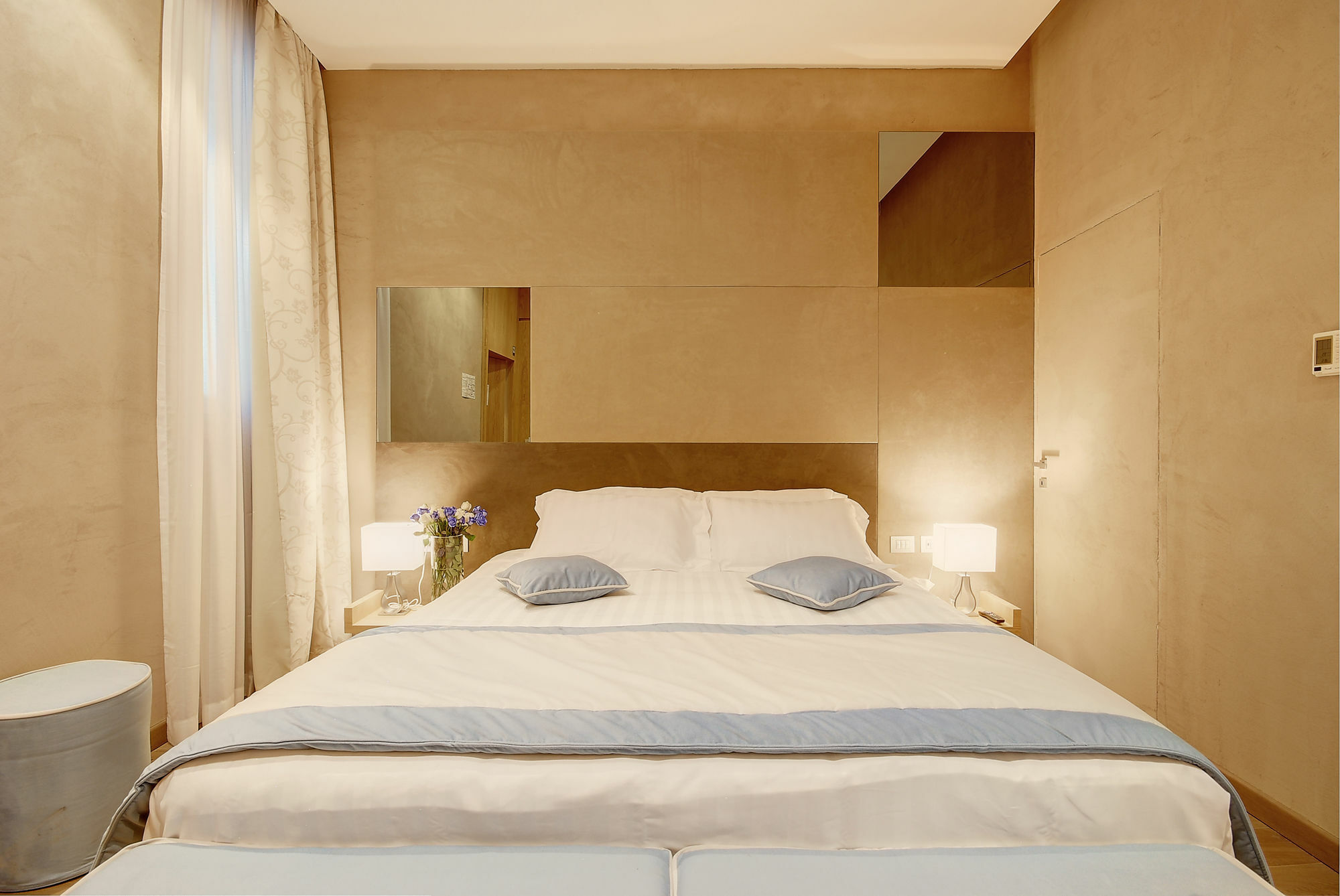 Sun Luxury Pantheon Rome