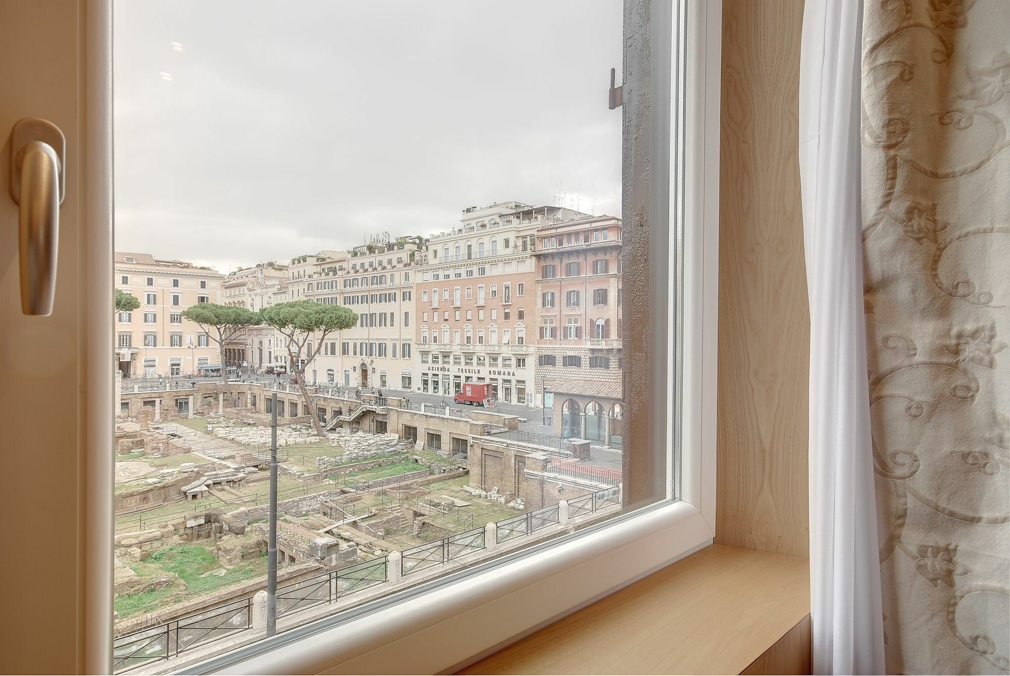 Guest house Sun Luxury Pantheon 3*