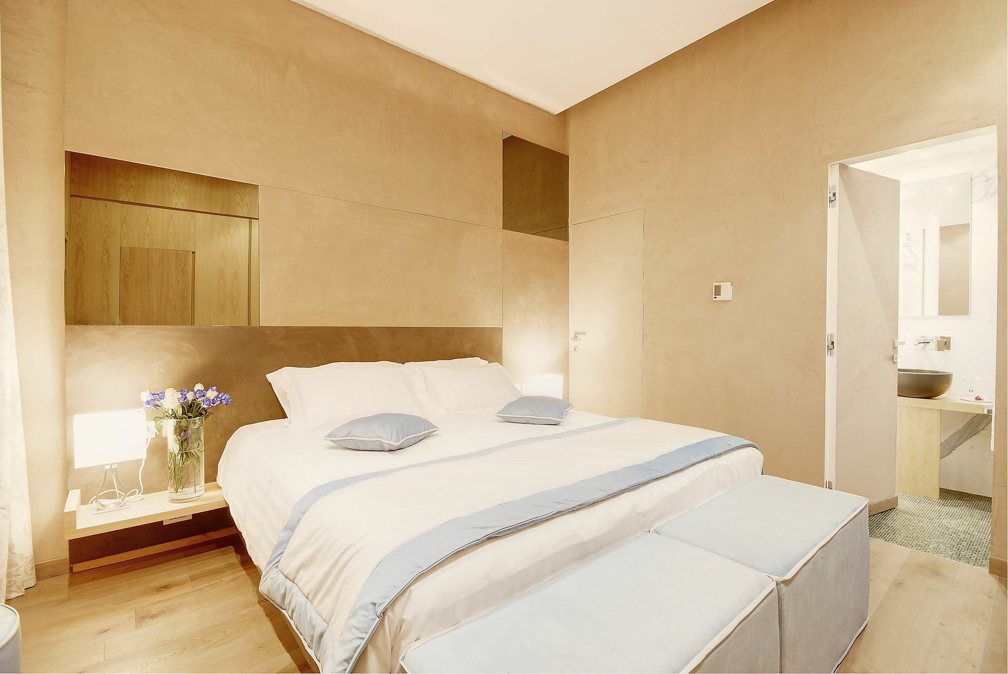 Sun Luxury Pantheon Rome
