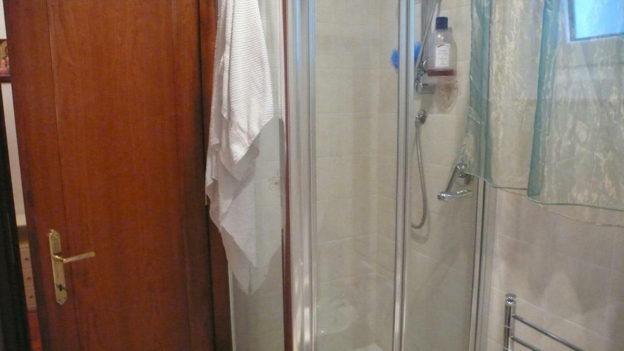 Via Ugo Betti Homestay *