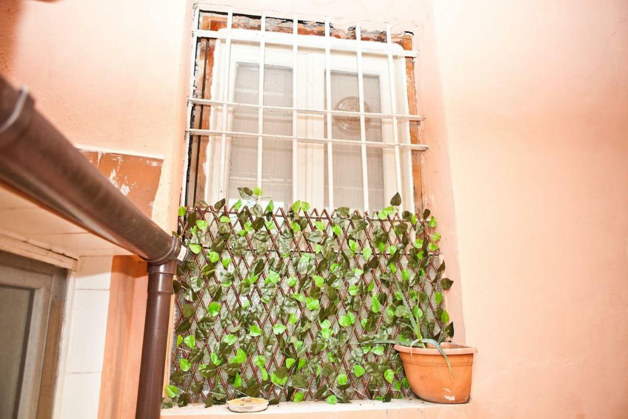 The Heart Of Trastevere Apartment *