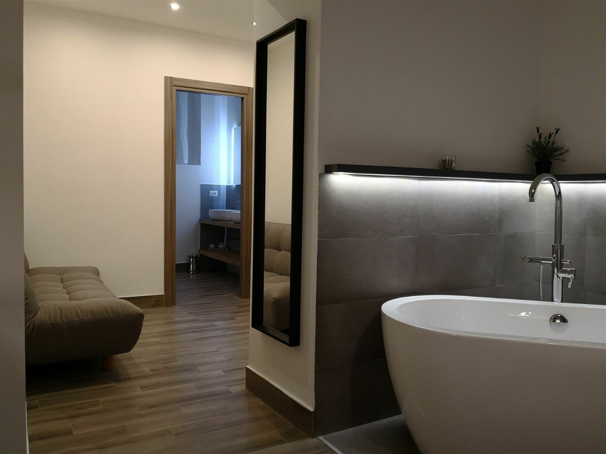 Guest house Clementi 18 2*