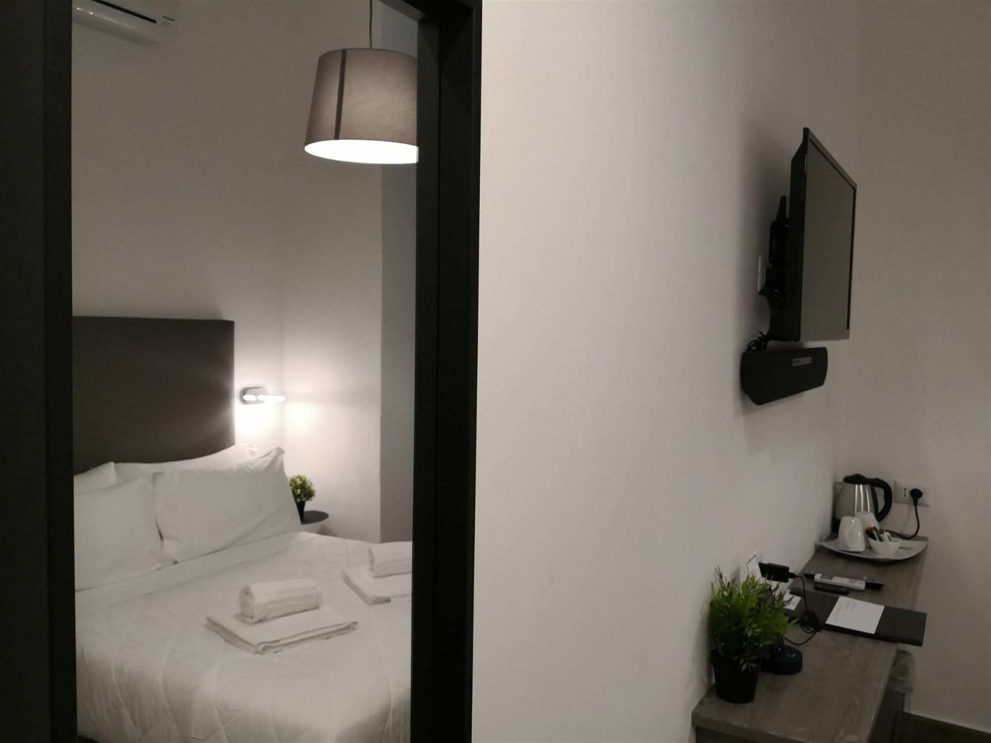 Clementi 18 Rome