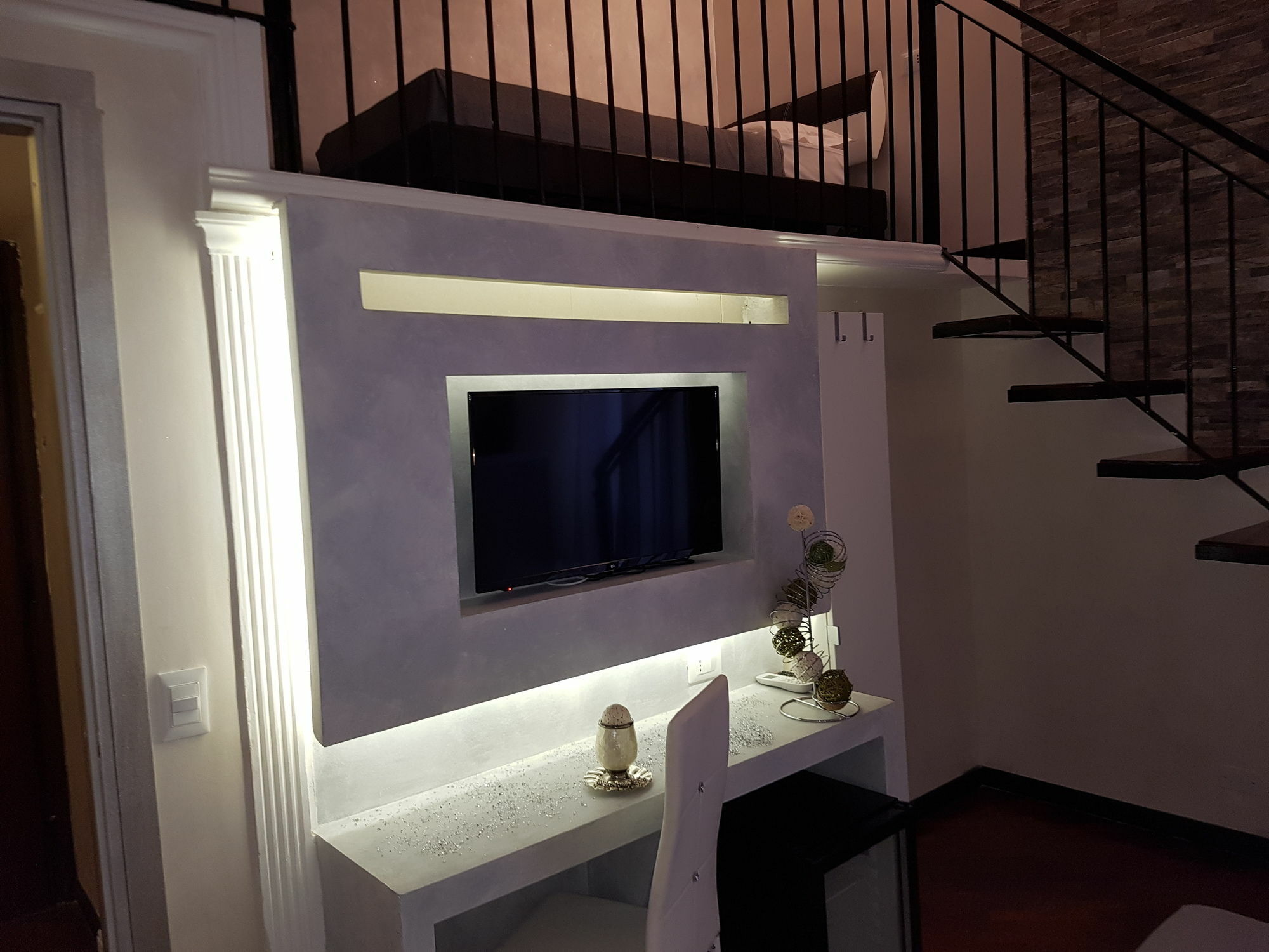 Glamour Spanish Steps Hotel *