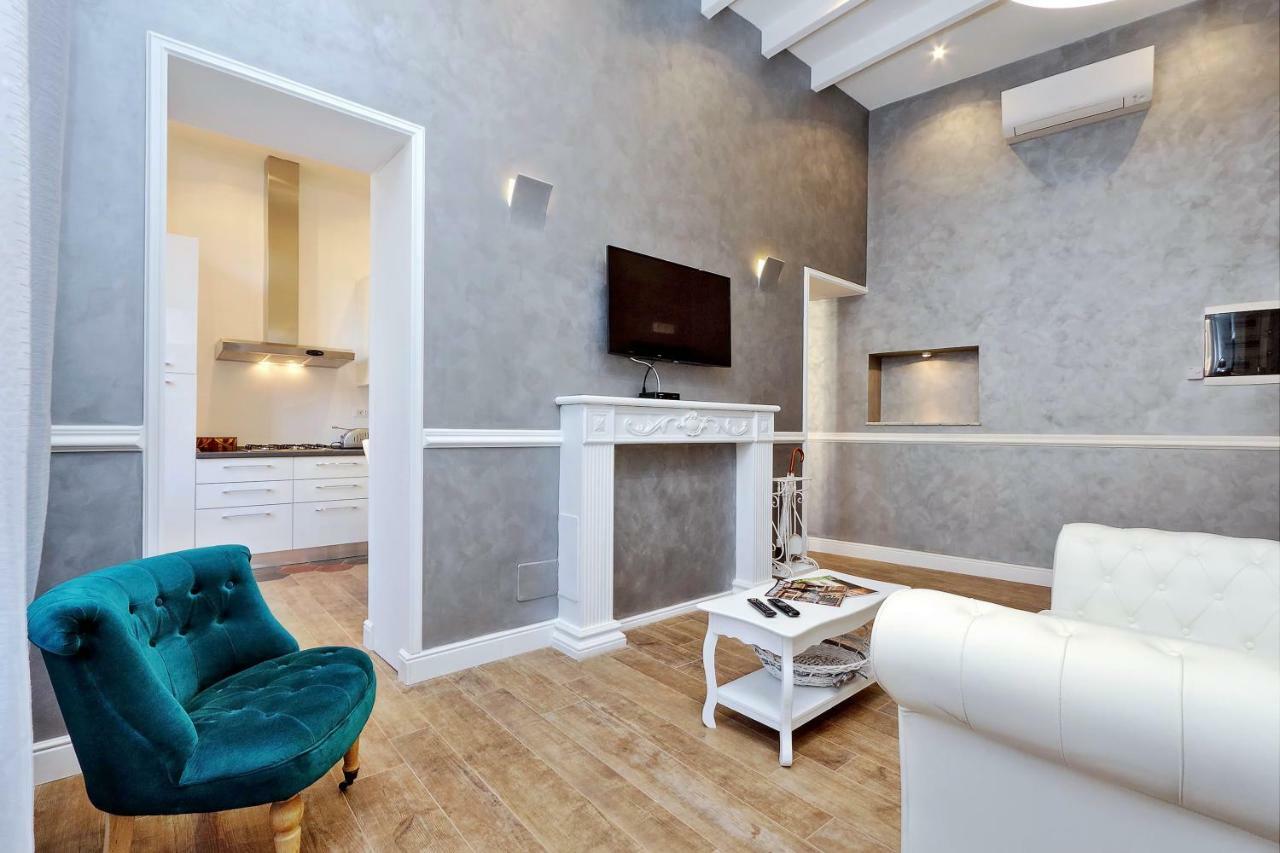 Luxury Sabina 50 Mt From Trevi Fountain Rome