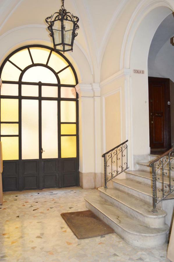 6 Stars Apartment