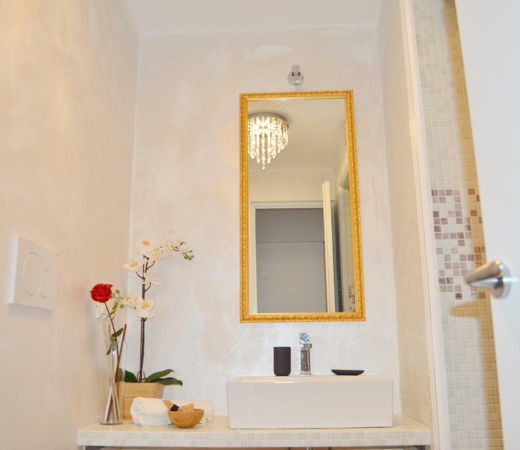 6 Stars Rome