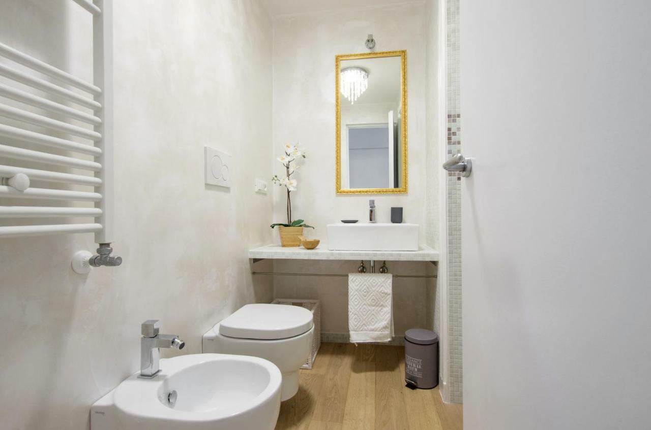 6 Stars Apartment